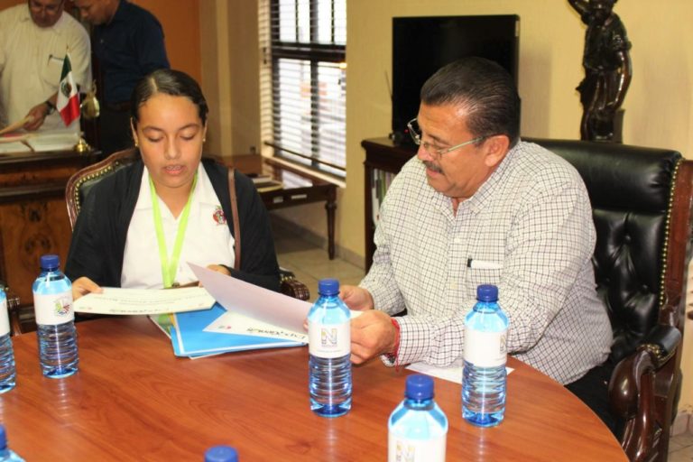 Gana niña genio de Navolato concurso nacional en medicina y salud