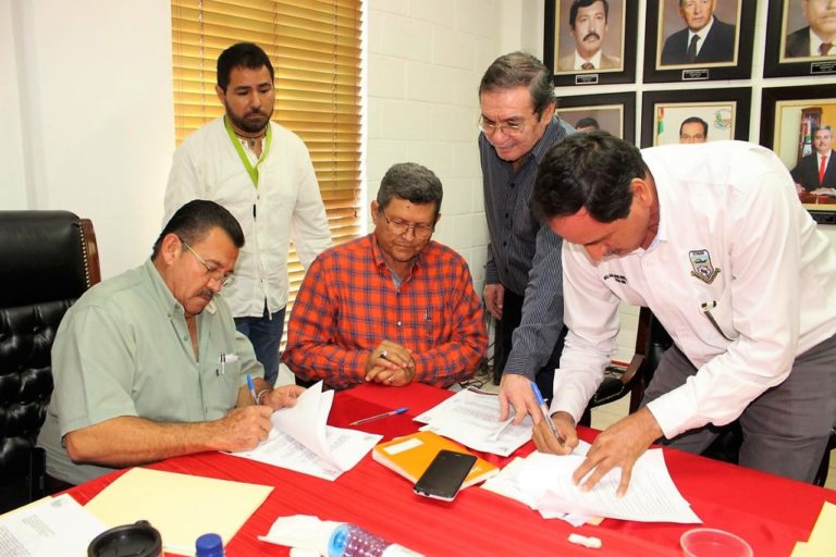 Acuerdan Ayuntamiento y sindicato aumento salarial del 4%