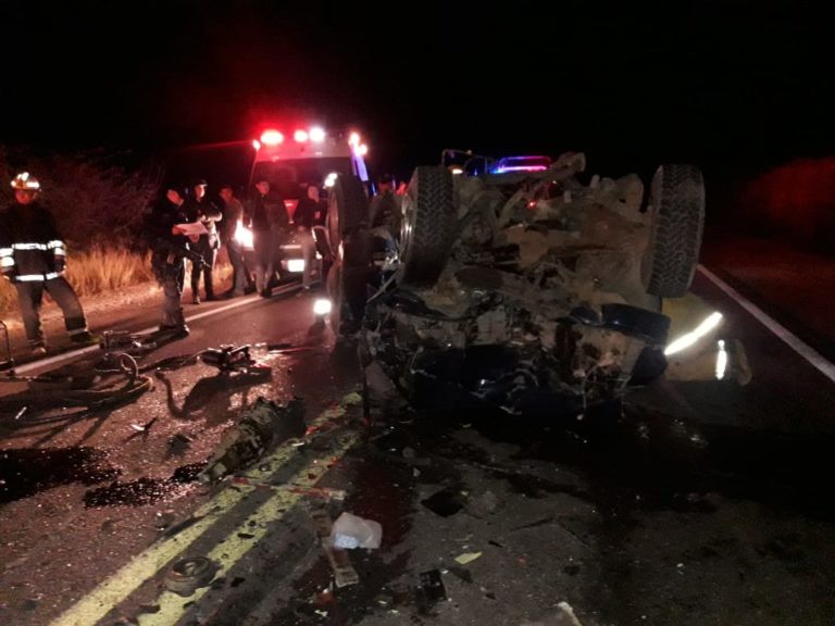 Muere automovilista al impactarse de frente contra tráiler en la México 15