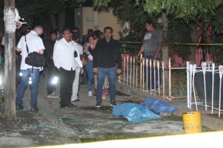 Por cohetes, mueren dos niños durante incendio en Culiacán