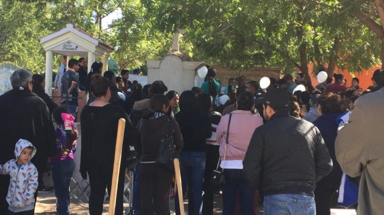 Entre llantos y globos blancos, Navolato da últimos adiós a niños fallecidos en incendio