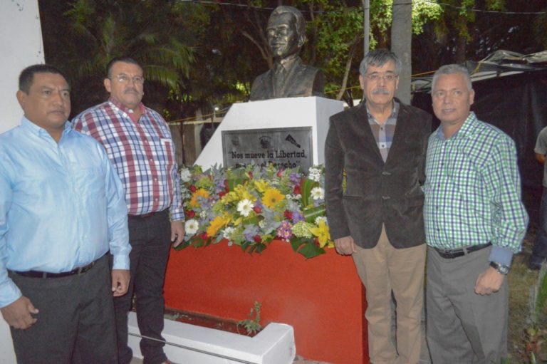 Promete alcalde seguir lucha de Jorge Aguirre