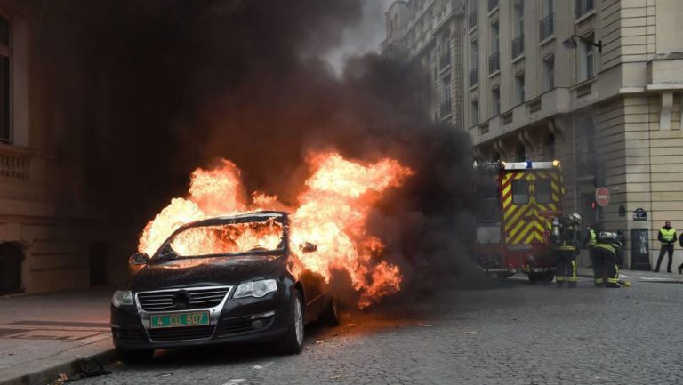 Más de mil detenidos y 71 heridos en las protestas de los chalecos amarillos