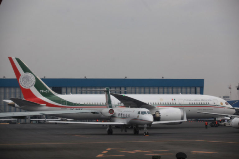 El lunes saldrá del país para venta avión presidencial