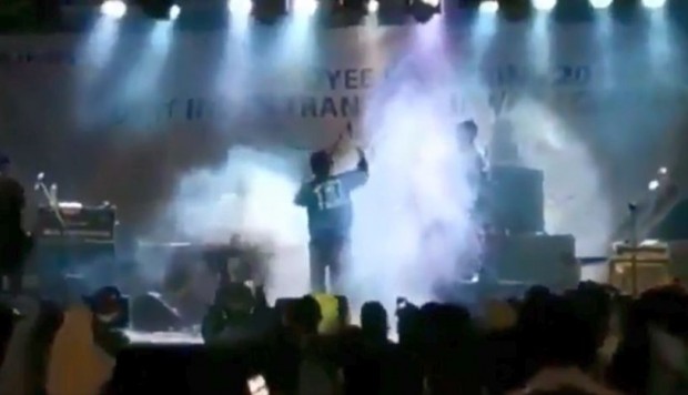 Impactante video del momento en que tsunami sorprendió a los asistentes en un concierto