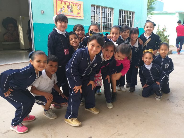 Niños regresan a clases; extrañan sus juguetes