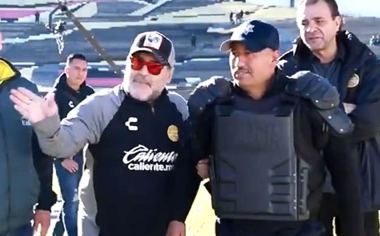 Maradona recurre a la Policía para evitar ser fotografiado