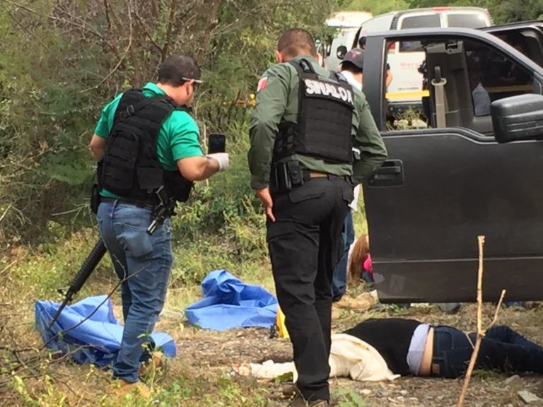 Acribillan a tres mujeres en carretera de Badiraguato