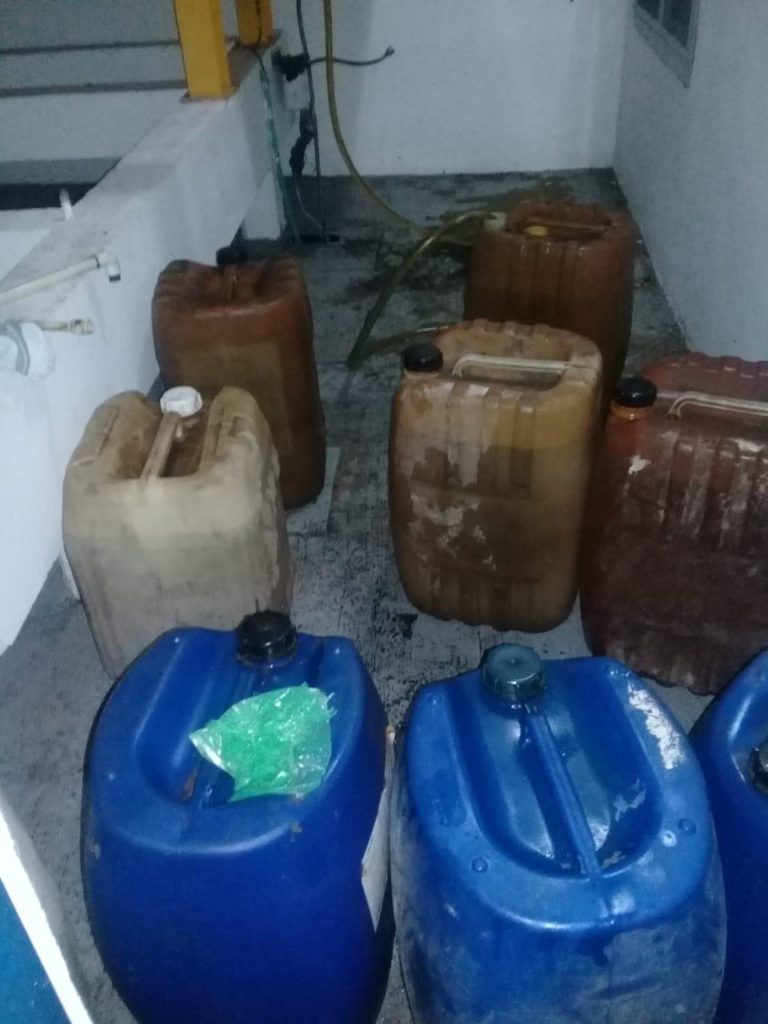 Decomisan 700 litros de huachicol en Escuinapa