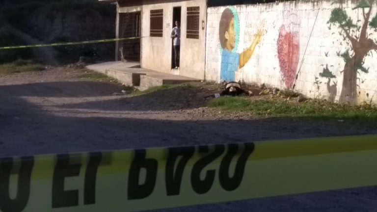 Lo ejecutan en la 10 de Mayo;  tenía impactos de bala en la cabeza