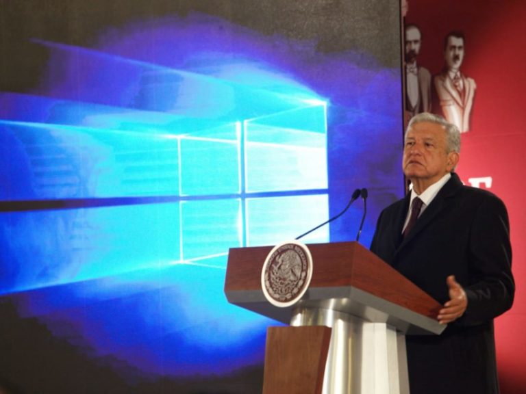 Con precisión, expresidentes sabían del robo de combustible: López Obrador