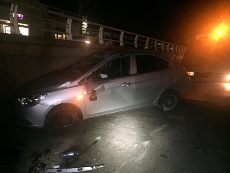 Resulta herido joven al chocar frente a la UA de O en Culiacán