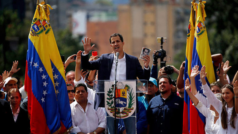 Asume Guaidó como presidente de Venezuela; México lo desconoce