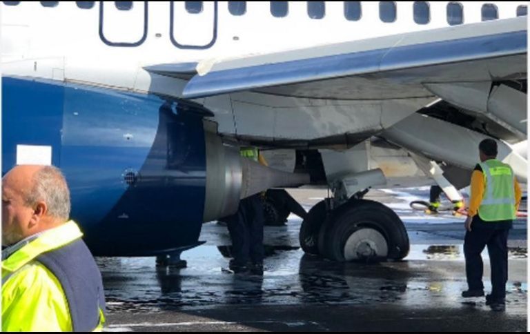 Evacuan avión por incendio en Guadalajara