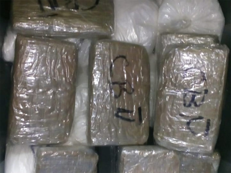 Localizan más de 900 kilos de droga en aeropuerto de Tijuana; procedía de Culiacán