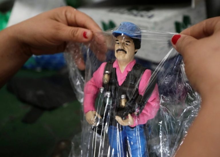 “El Chapo” es ahora un muñeco de acción que venden en una tienda de Culiacán
