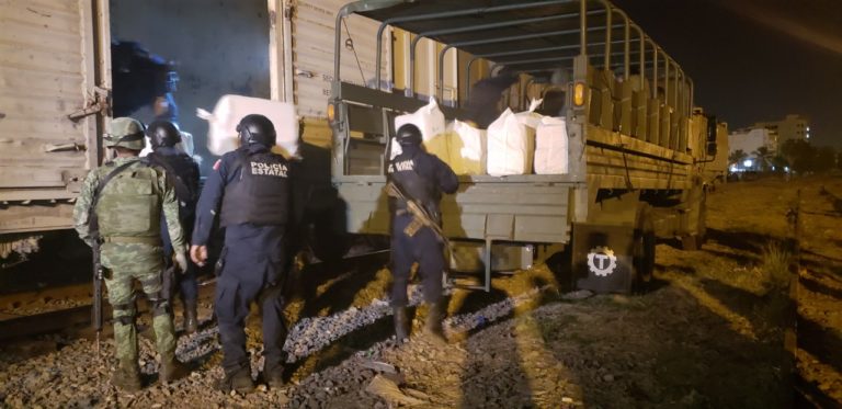 Aseguran 1.5 toneladas de mariguana sobre un tren en Culiacán