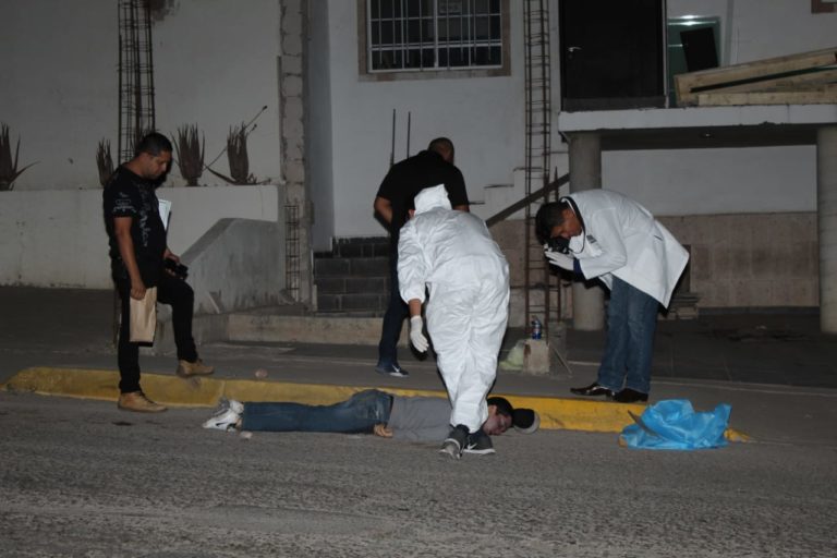 Le querían robar su moto y lo mataron