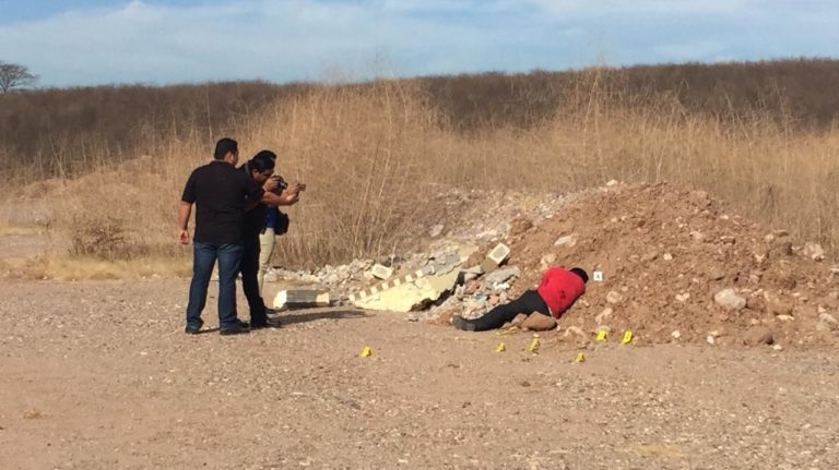 Hallan asesinado a balazos a joven atrás de Perisur, Culiacán