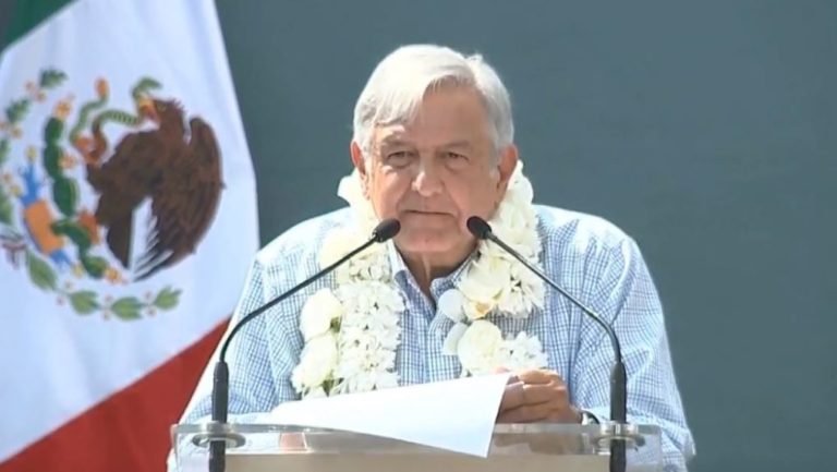 AMLO anuncia programa para apoyar a deudores del Infonavit