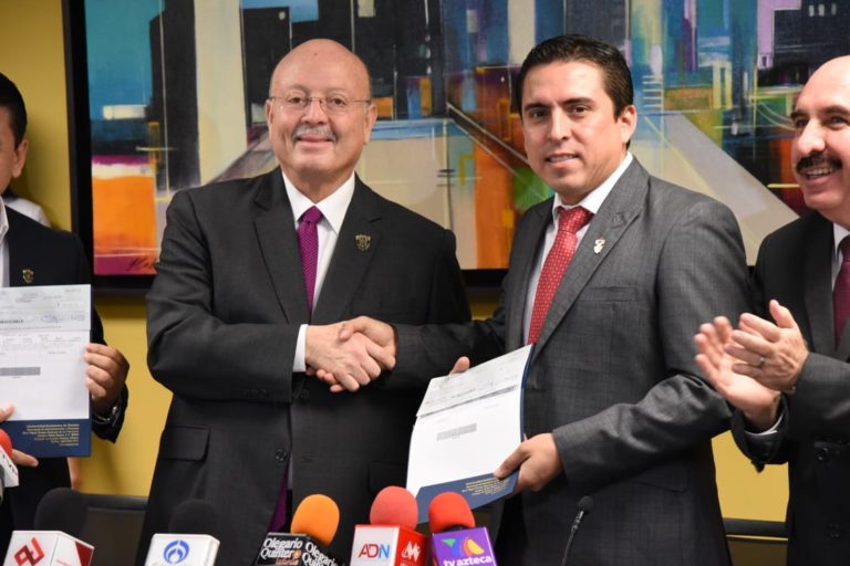 Cumple UAS por emplazamiento a huelga; entrega $45.5 millones a sindicato