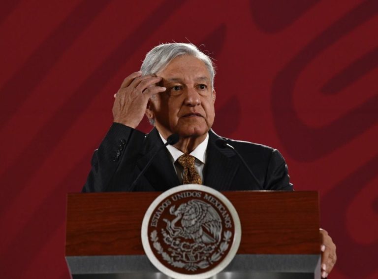 No se permitirá la venta de plazas ni traficar con nómina en reforma educativa: AMLO