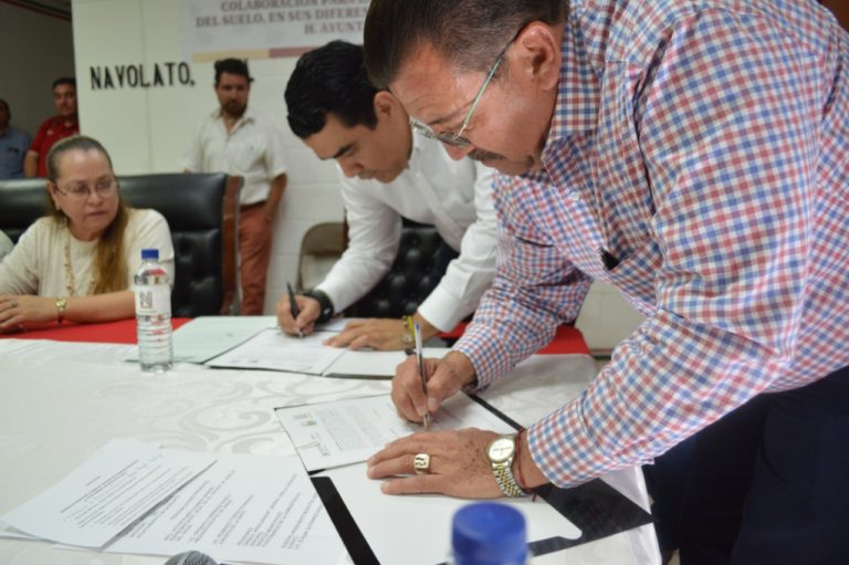 Inicia Navolato entrega masiva de títulos de propiedad