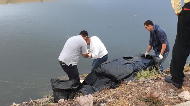 Flotando encuentran cadáver en canal de Pericos, Mocorito