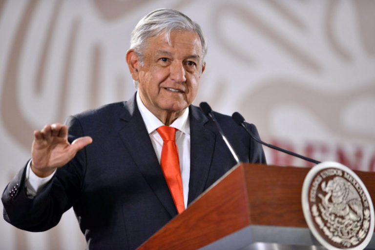 Morena quiere poner a AMLO en boleta del 2021, acusan opositores