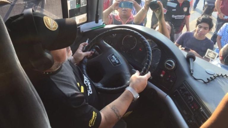 Chofer de Dorados, la última curiosidad de Diego Maradona