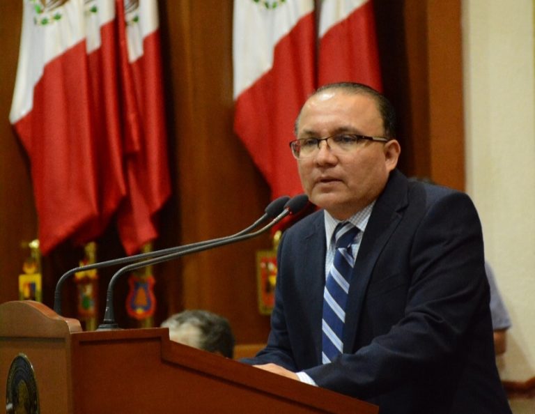 Advierte diputado amenaza federal contra autonomía de universidades