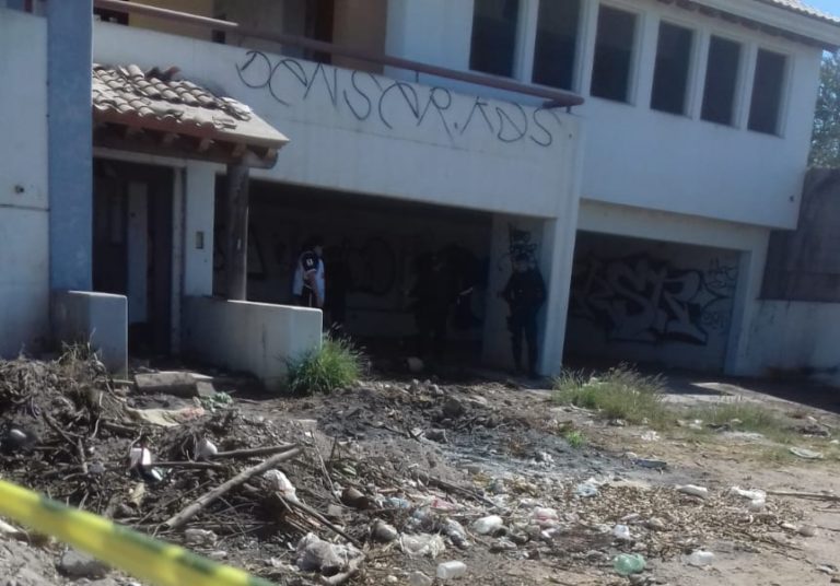 Hallan cadáver en una casa abandonada cerca de la Central en Navolato