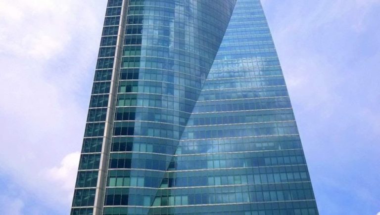 Desalojan rascacielos en Madrid por un falsa amenaza de bomba