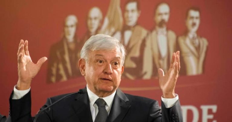 Juan Gabriel, vivo o muerto, es amor eterno: López Obrador