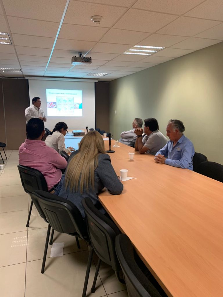 COEPRISS imparte curso de capacitación a manejadores de alimentos en el Congreso del Estado