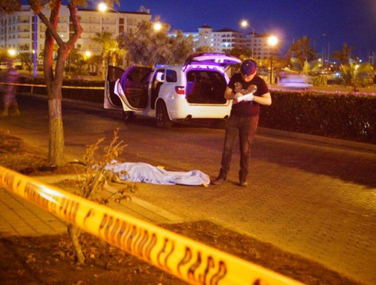 Arrollan a motociclistas en Mazatlán; hay un muerto y un herido