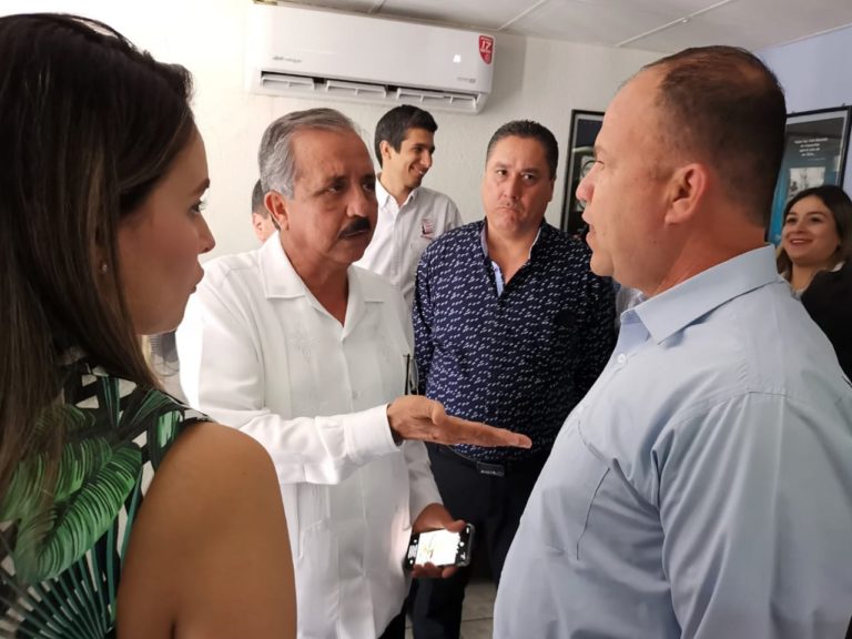 Gana Estrada Ferreiro disputa; desiste sindicato de huelga contra Ayuntamiento