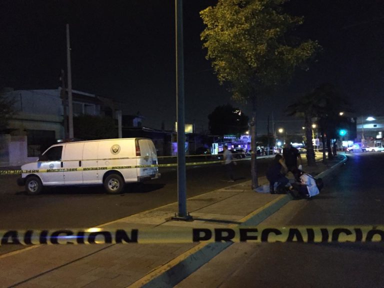 Fallece joven motociclista de Culiacán al chocar contra palmera