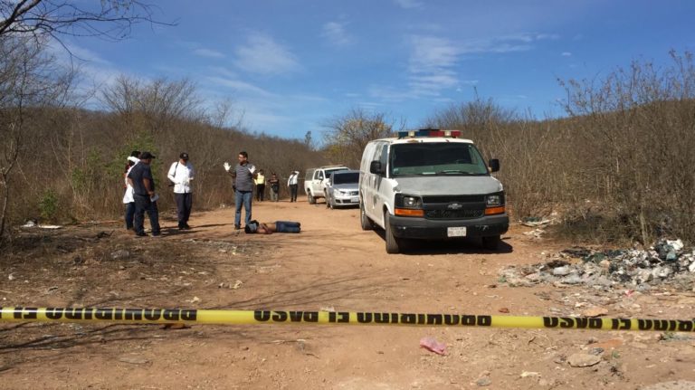 Encuentran cadáver de joven desconocido al norte de Culiacán