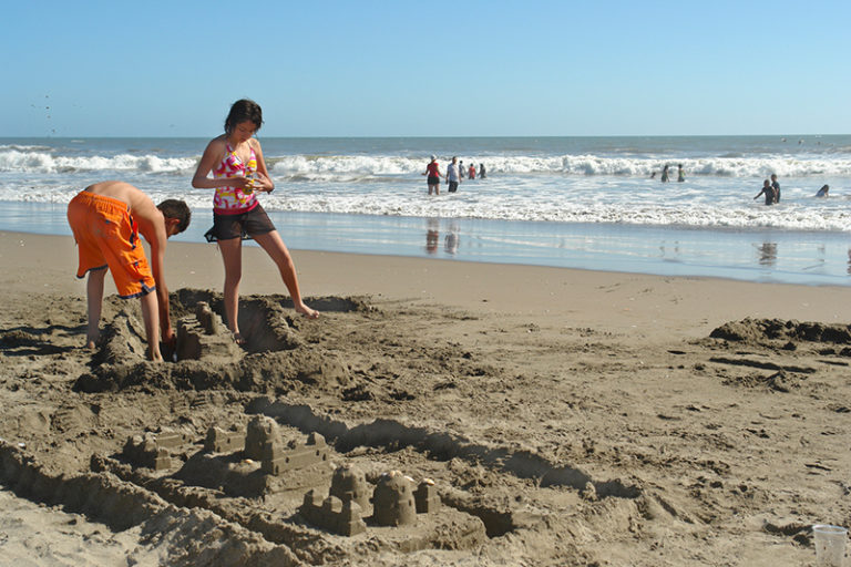 Declaran limpias para Semana Santa 22 playas de Sinaloa