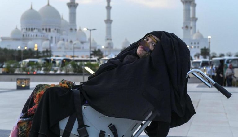 Una mujer despierta después de 27 años en coma