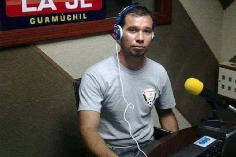 Una mujer y su yerno, los sospechosos del asesinato de periodista deportivo Omar Iván Camacho