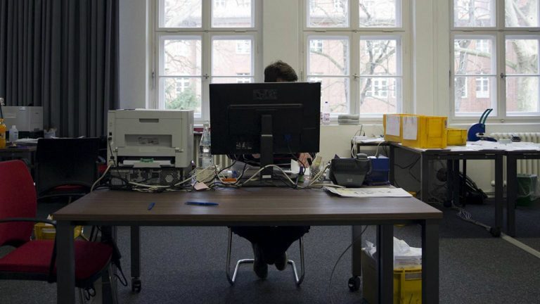 ¿El 1 de mayo se trabaja o es un feriado oficial?