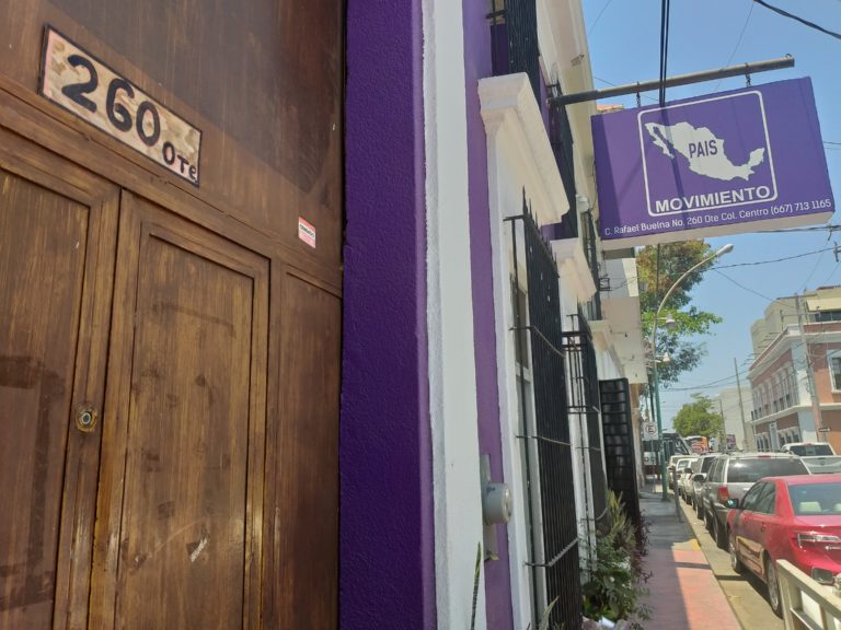 Le dieron al Pais $2.1 millones y sólo regresan 2 A/A, 13 sillas, 2 archiveros y un enfriador