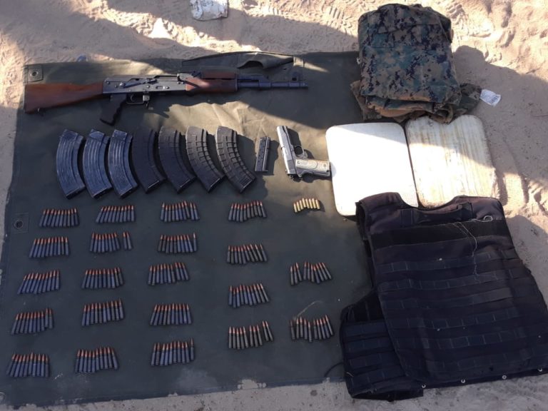 Aseguran camioneta y armas en Mocorito