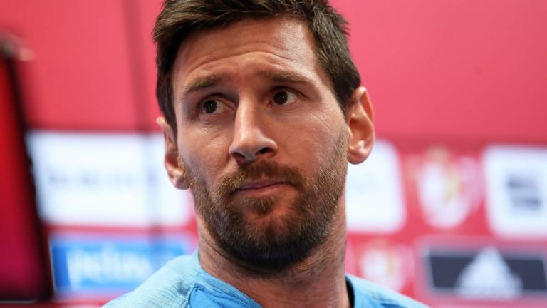 Messi pide perdón y arropa a Valverde