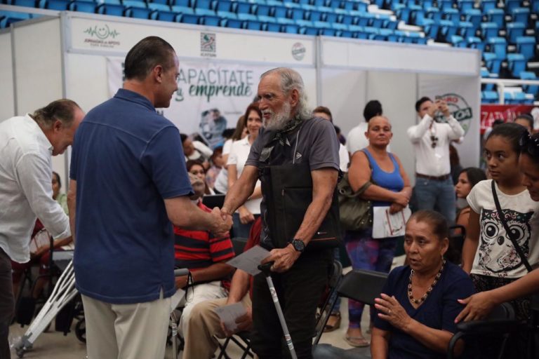 Destaca Quirino nueva red hospitalaria en Sinaloa