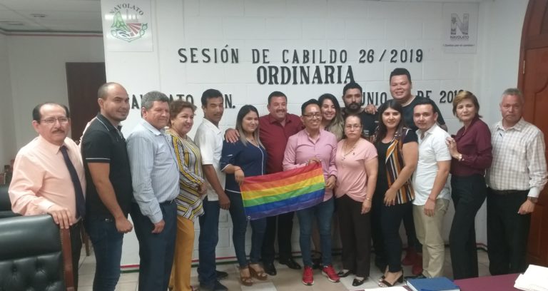 Navolato tendrá placa y paso peatonal LGTBI
