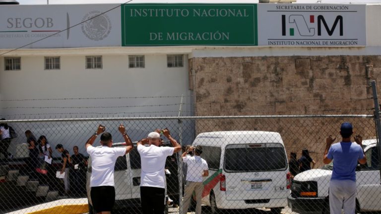 Triplica México arresto de inmigrantes