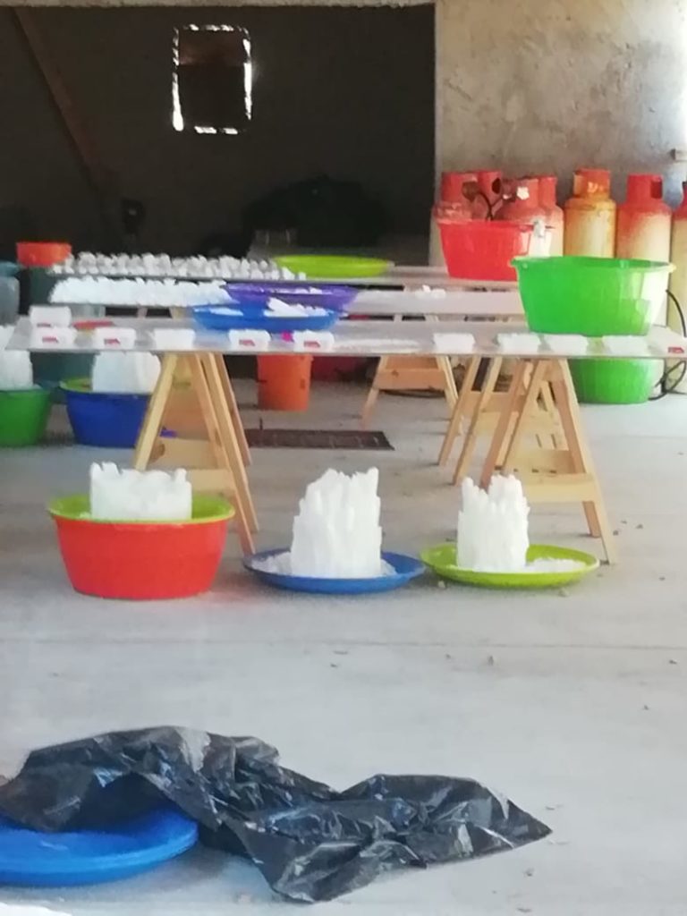 Decomisan en tres laboratorios clandestinos 134 kgs de cristal y 200 grs de heroina